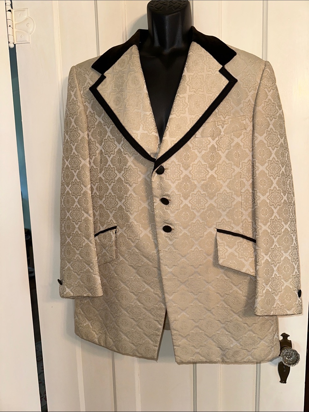 Vintage 70s Lord West “Prince Edward” Cream/Ivory Brocade Tuxedo Jacket